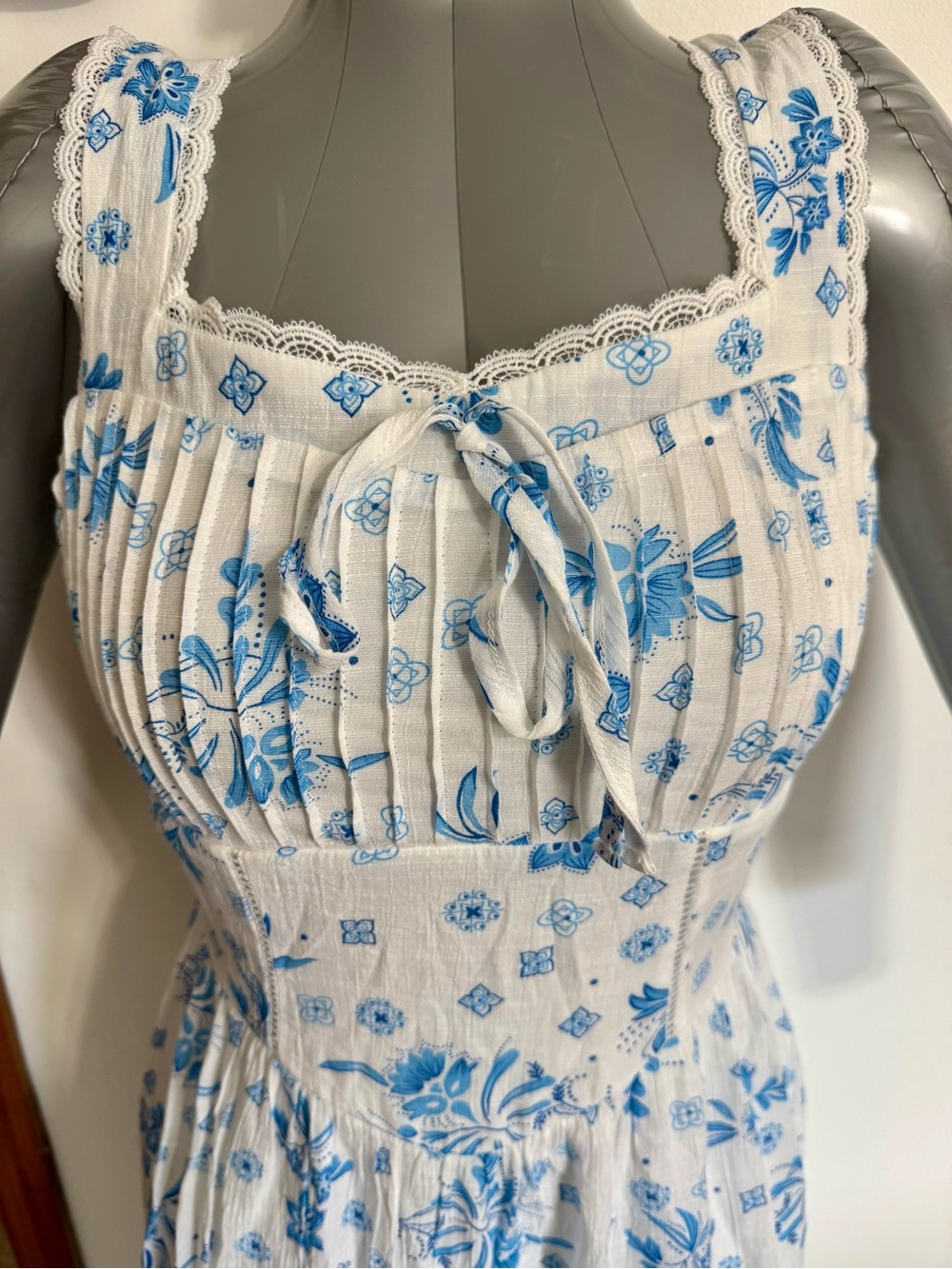 Blue Floral Dress - Picture 4 of 6